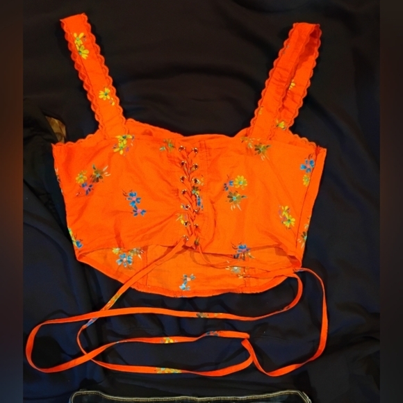 Nasty Gal Size 10 Top With Universal Thread Size 6 Distressed Shorts - Picture 4 of 10